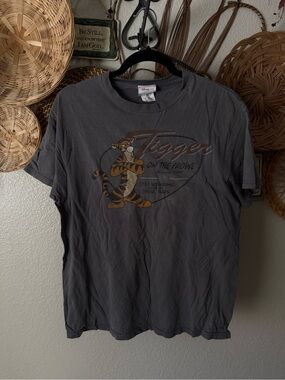 Vintage Disney Winnie the Pooh Tigger Graphic Tee